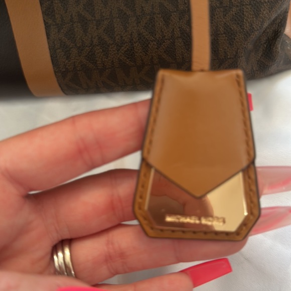 MK Michael Kors barely used arm/shoulder bag brown with gold hardware - Picture 4 of 8